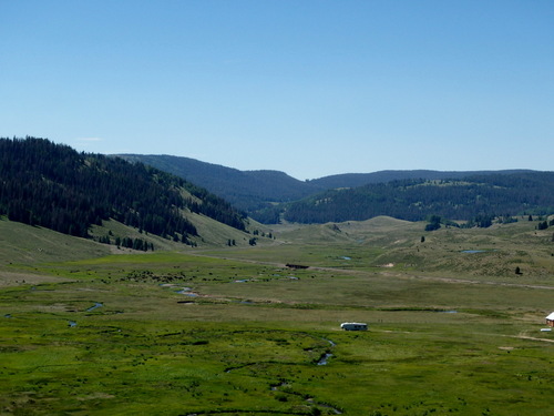 GDMBR:  Rio de Los Pinos [Pines] river valley.